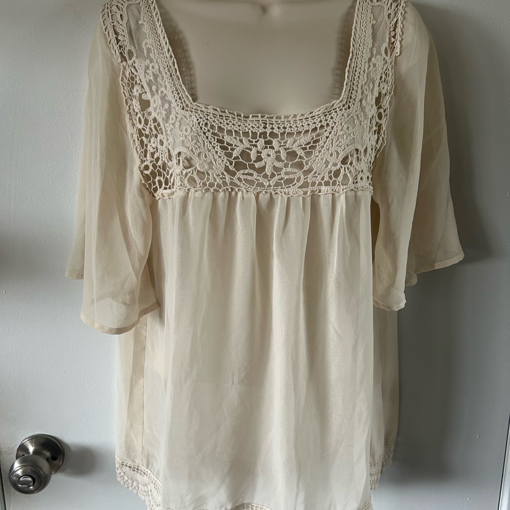 Elegant Cream Lace Top S